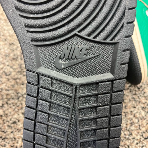 Size 6.5 - Air Jordan 1 Retro OG High Lucky Green Womens - Picture 6 of 8